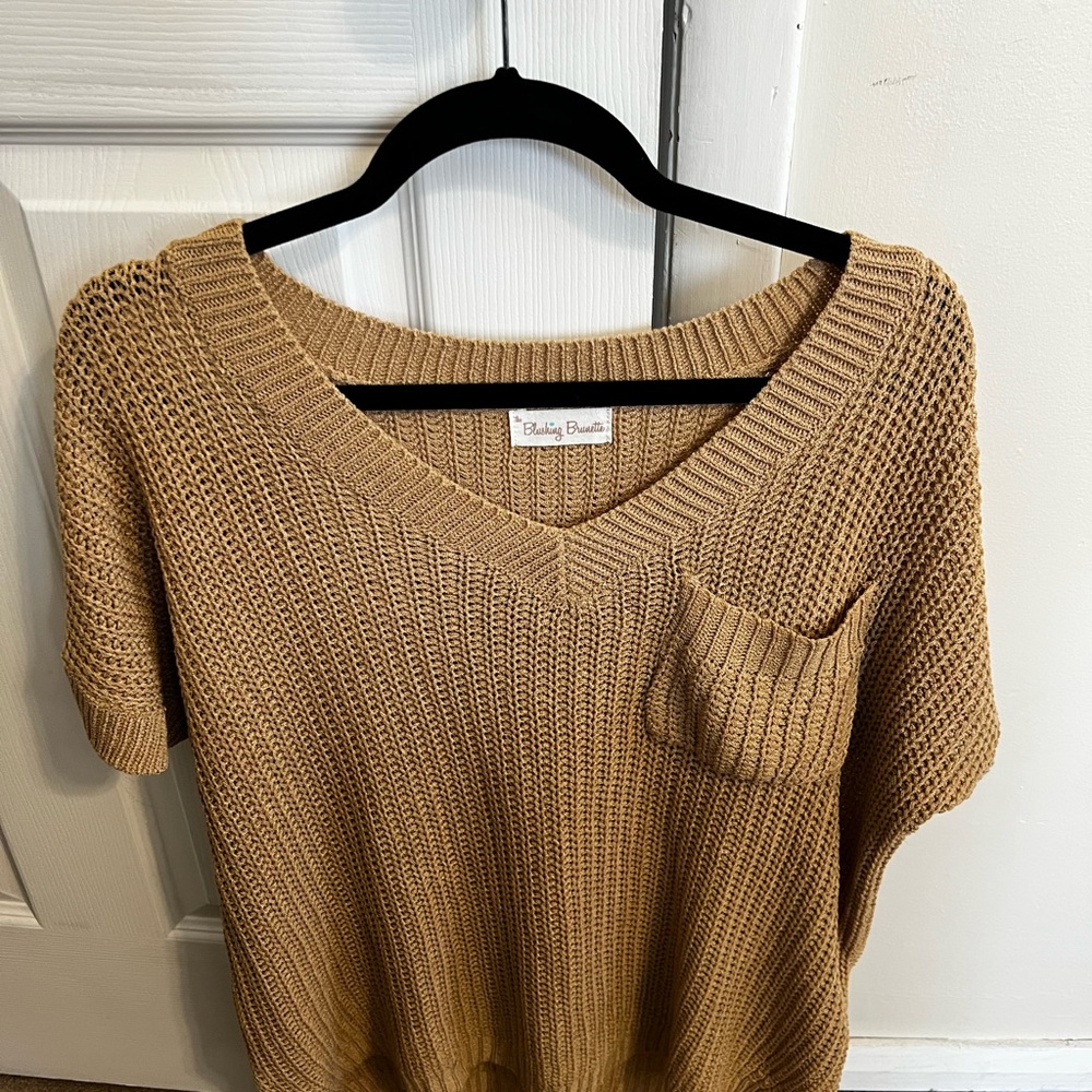 Cozy V-Neck Pocket Sweater - Tan